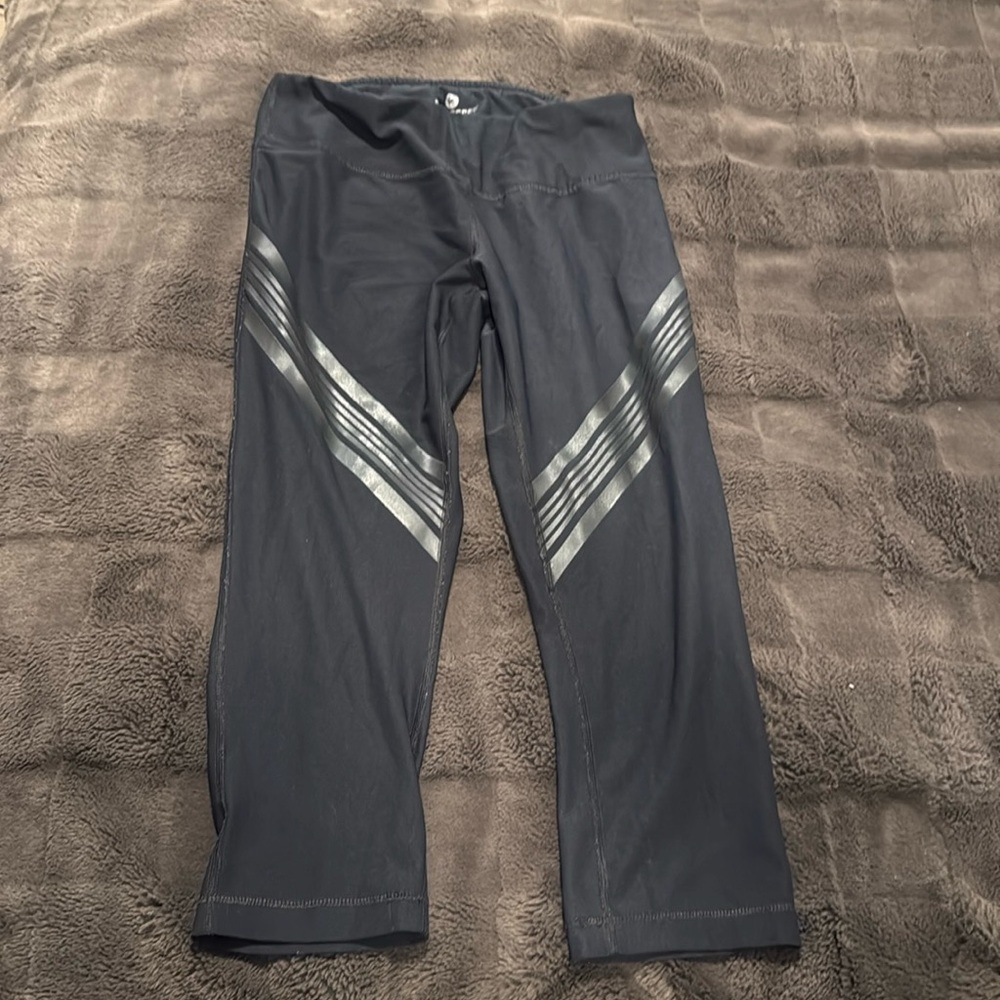 Cropped workout leggings
